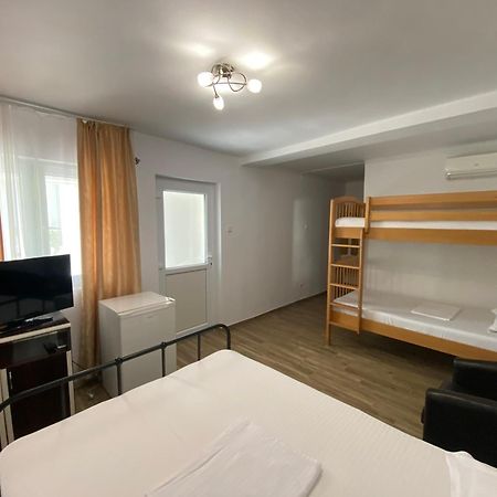 Casa Ciobi Hotel Două Mai Quarto foto